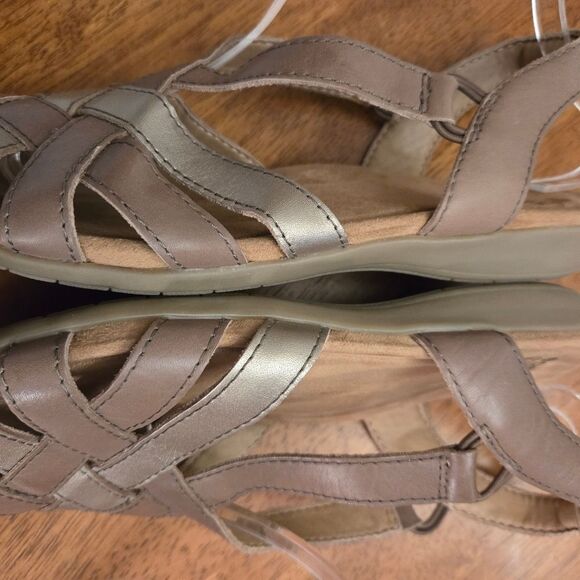 Earth Origins Sandals - Picture 5 of 8